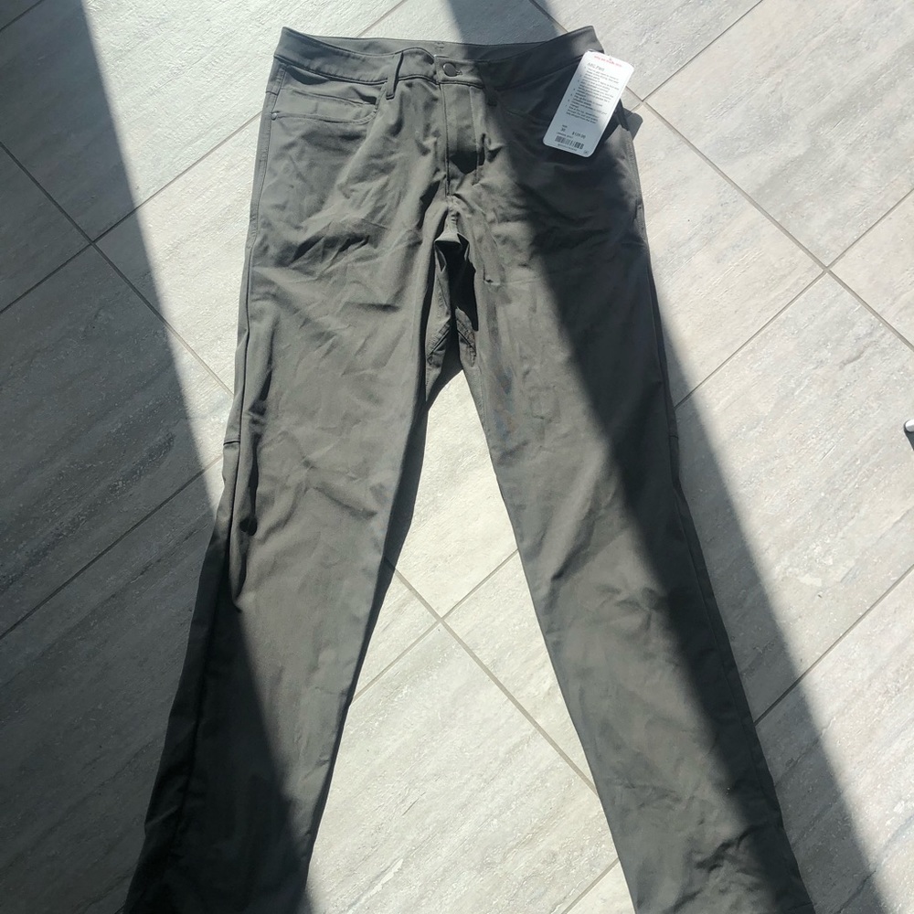 Men’s Sz 30 lululemon abc pant - NEW